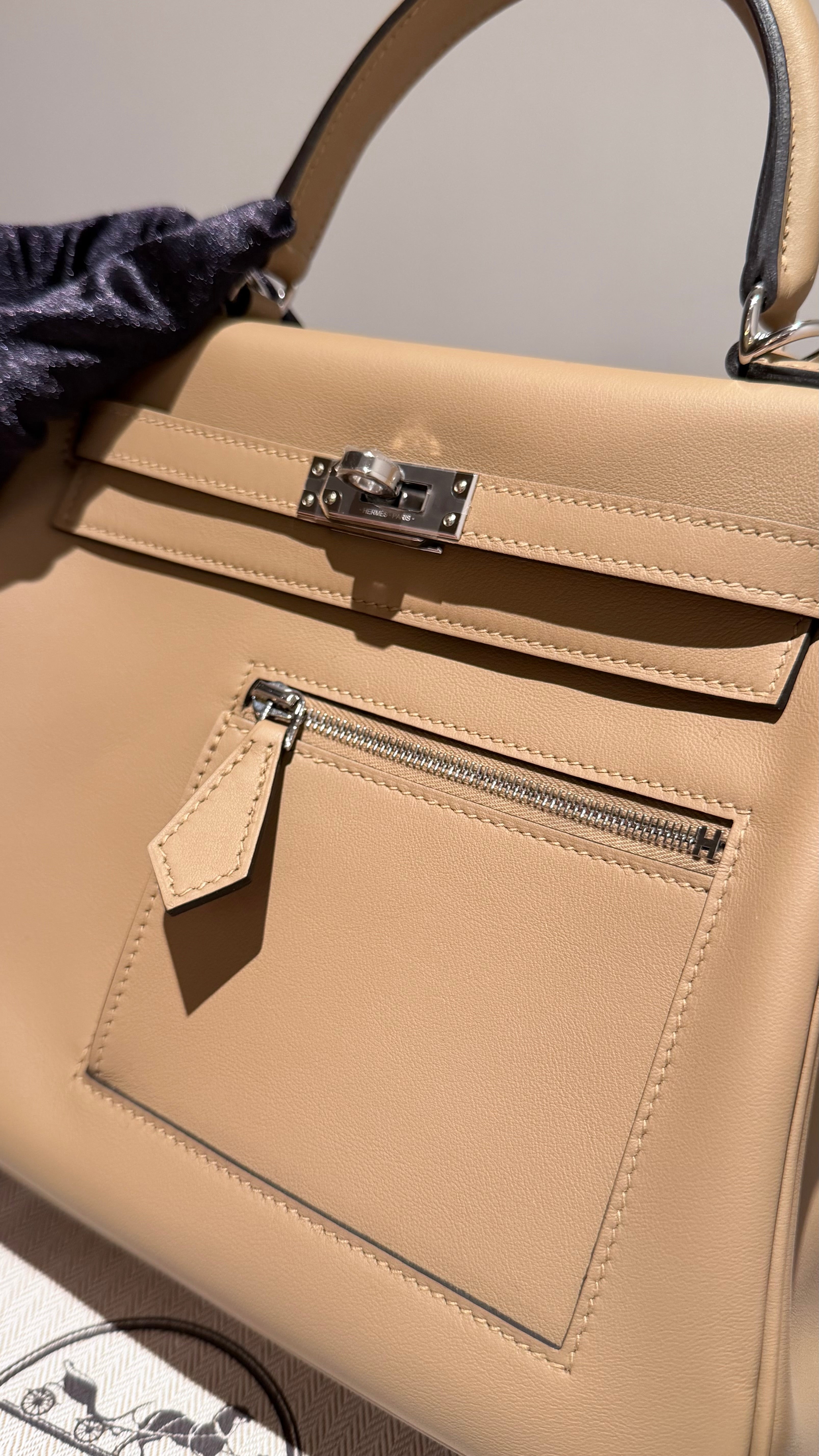 全新 HERMÈS 愛馬仕 Kelly 25 Colormatic 1C 塵埃灰 Poussiere Swift牛皮 银扣 K刻 2025年