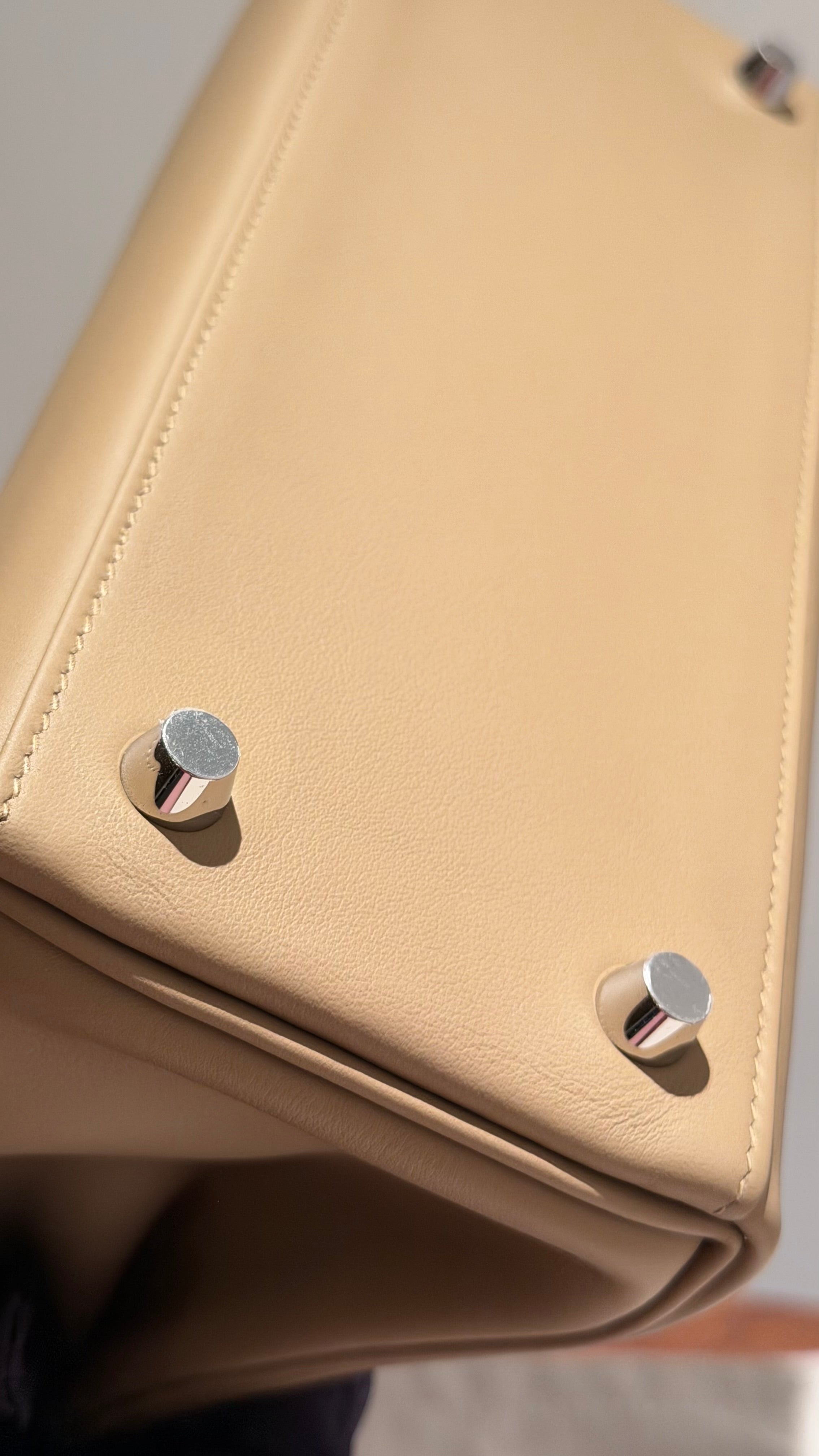 全新 HERMÈS 愛馬仕 Kelly 25 Colormatic 1C 塵埃灰 Poussiere Swift牛皮 银扣 K刻 2025年