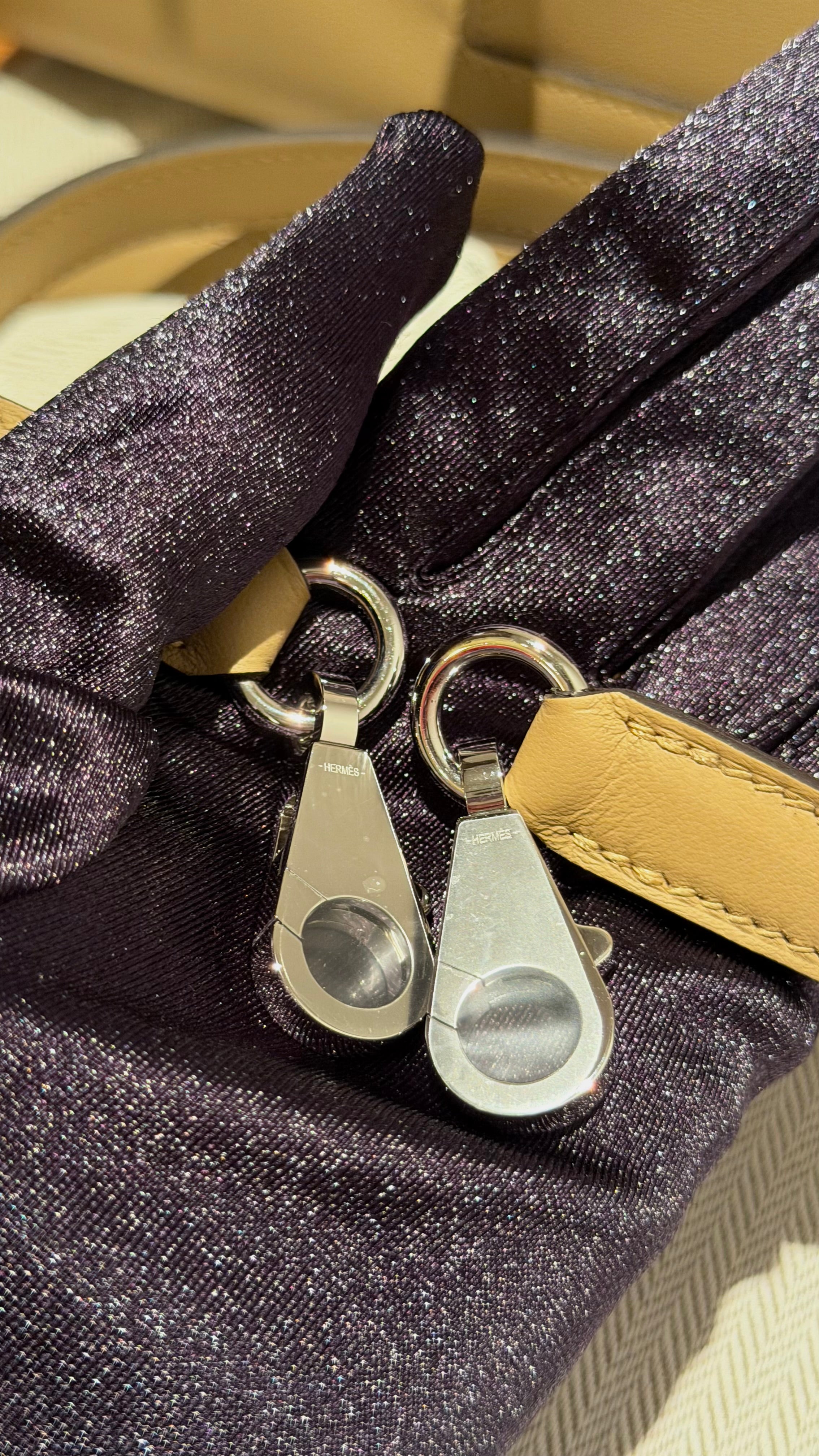 全新 HERMÈS 愛馬仕 Kelly 25 Colormatic 1C 塵埃灰 Poussiere Swift牛皮 银扣 K刻 2025年