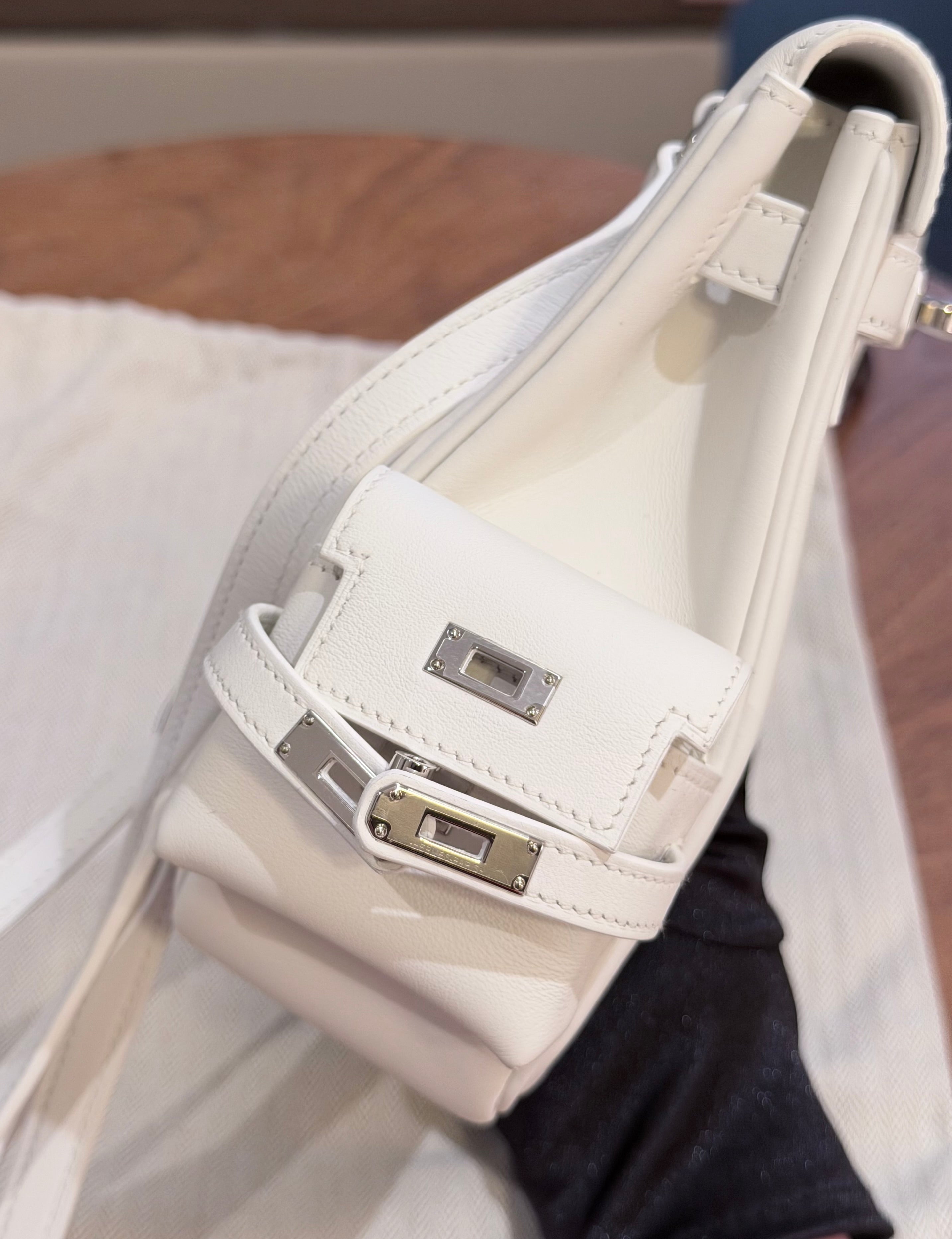 全新 HERMÈS 愛馬仕 Kelly Jump Swift牛皮 白色銀扣 W刻2024年