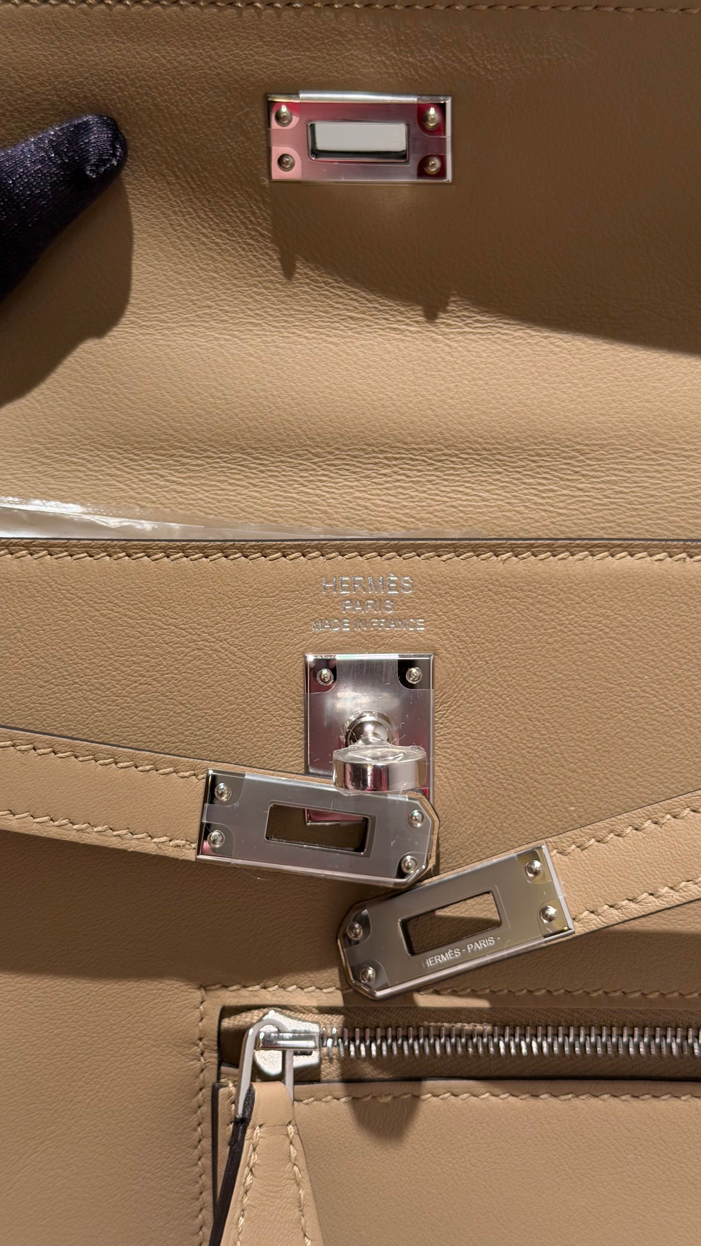 全新 HERMÈS 愛馬仕  Kelly 25 Colormatic 1C 塵埃灰 Poussiere Swift牛皮 银扣 K刻 2025年